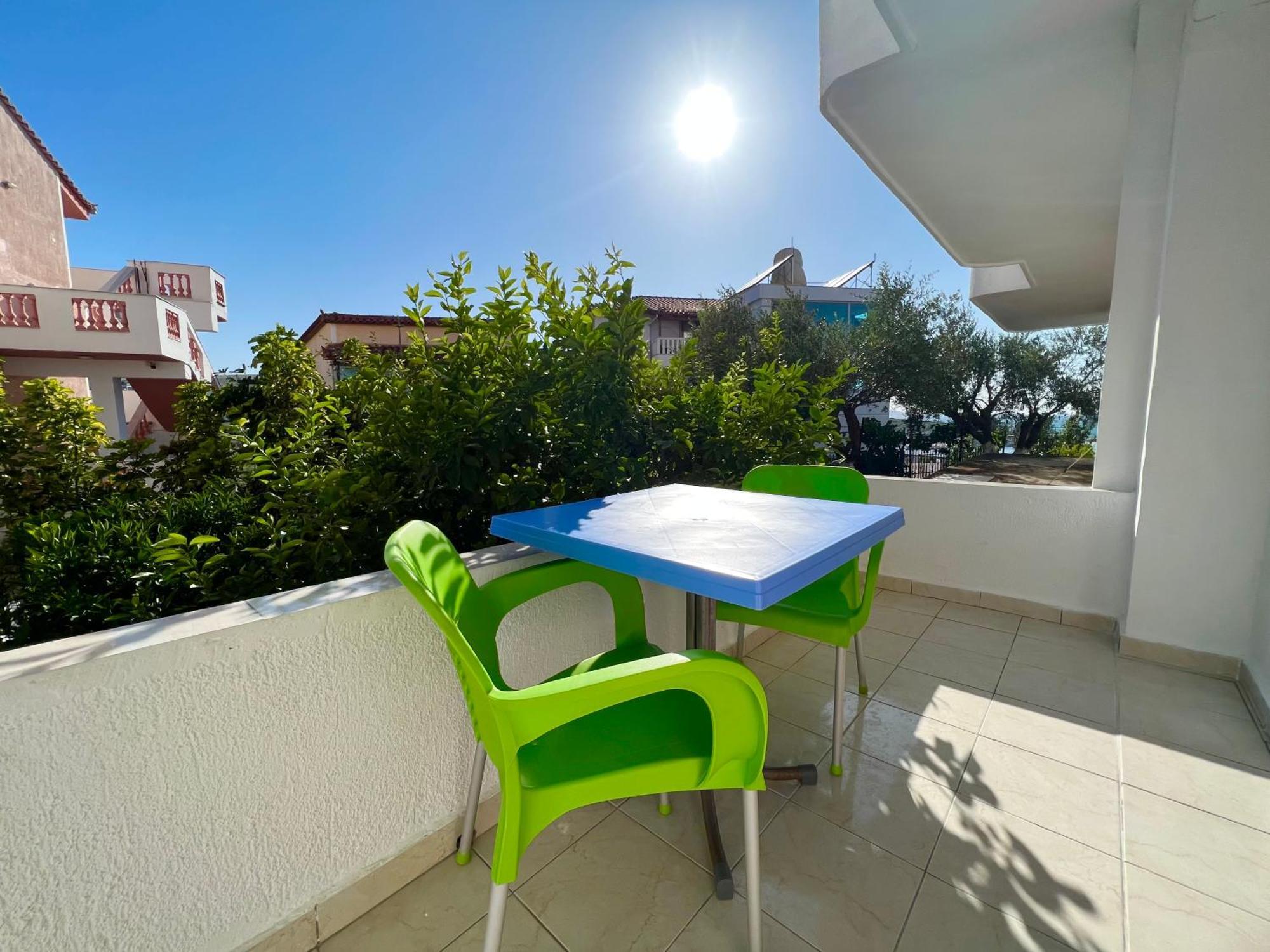 Dine Apartment Ksamil