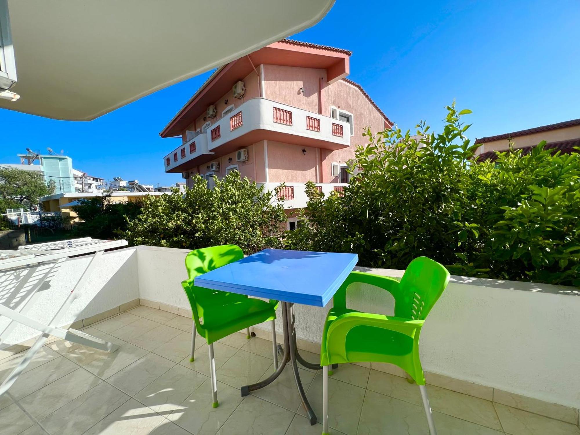 Dine Apartment *