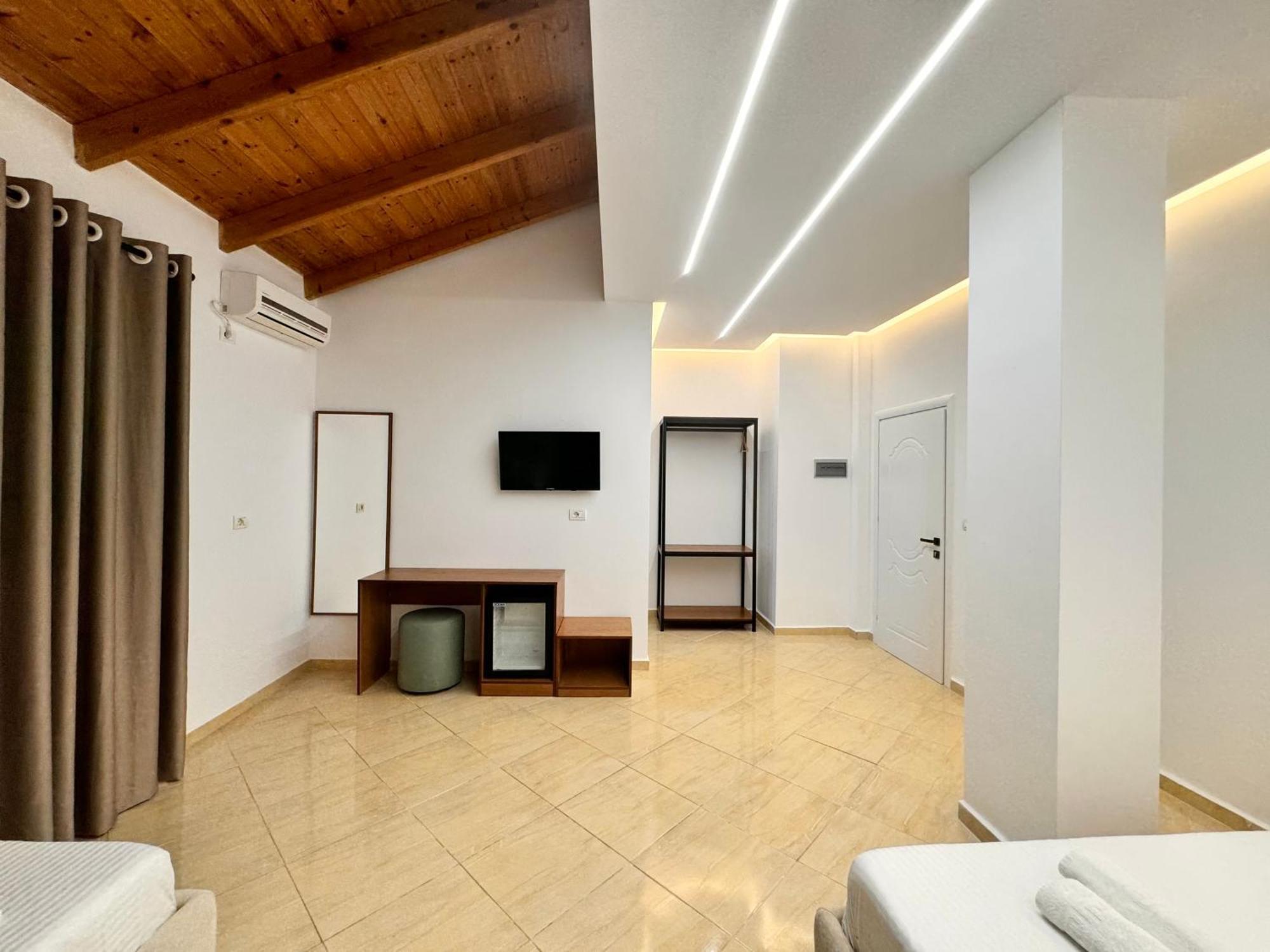 Dine Apartment Ksamil