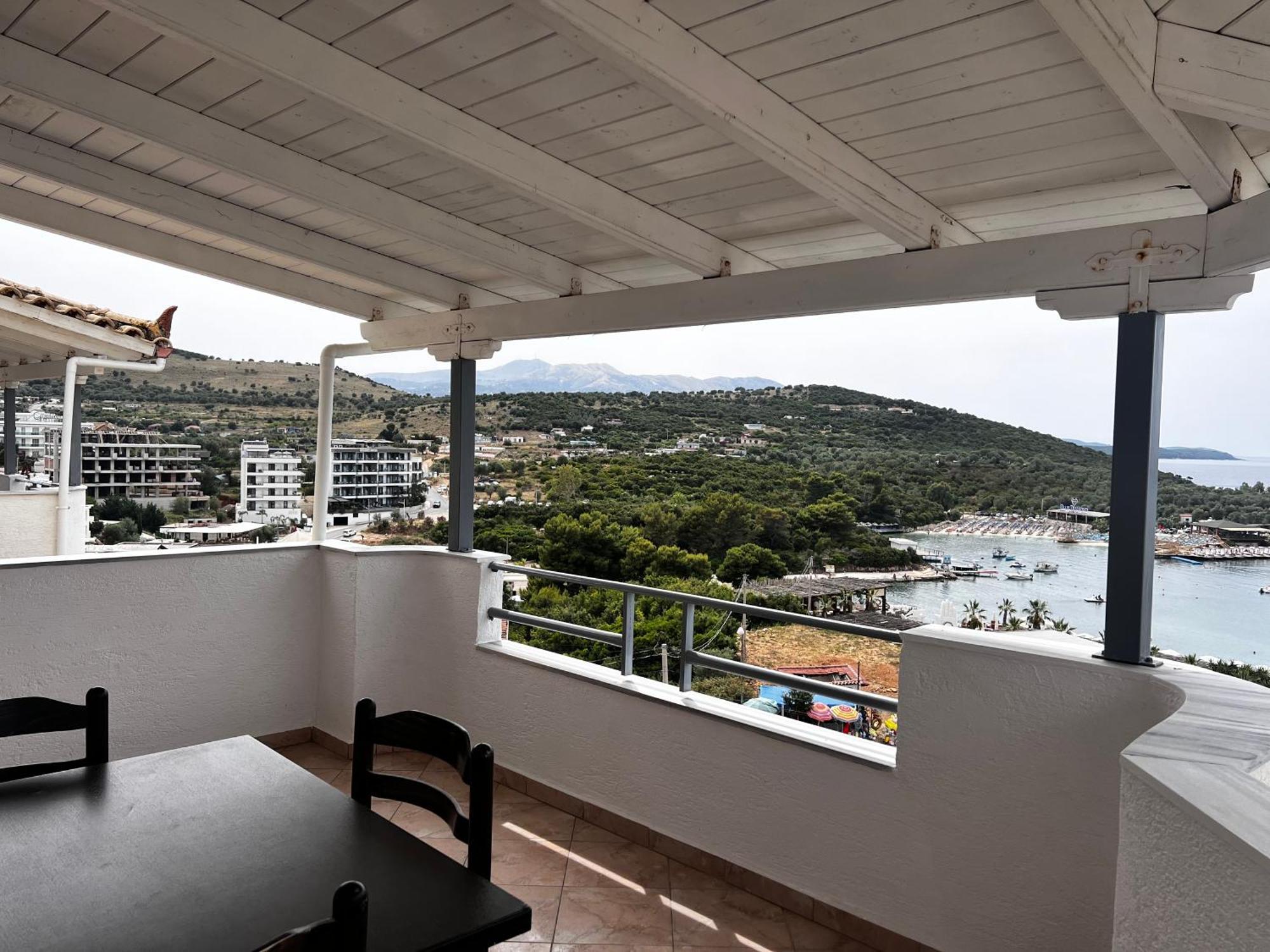 Dine Apartment Ksamil