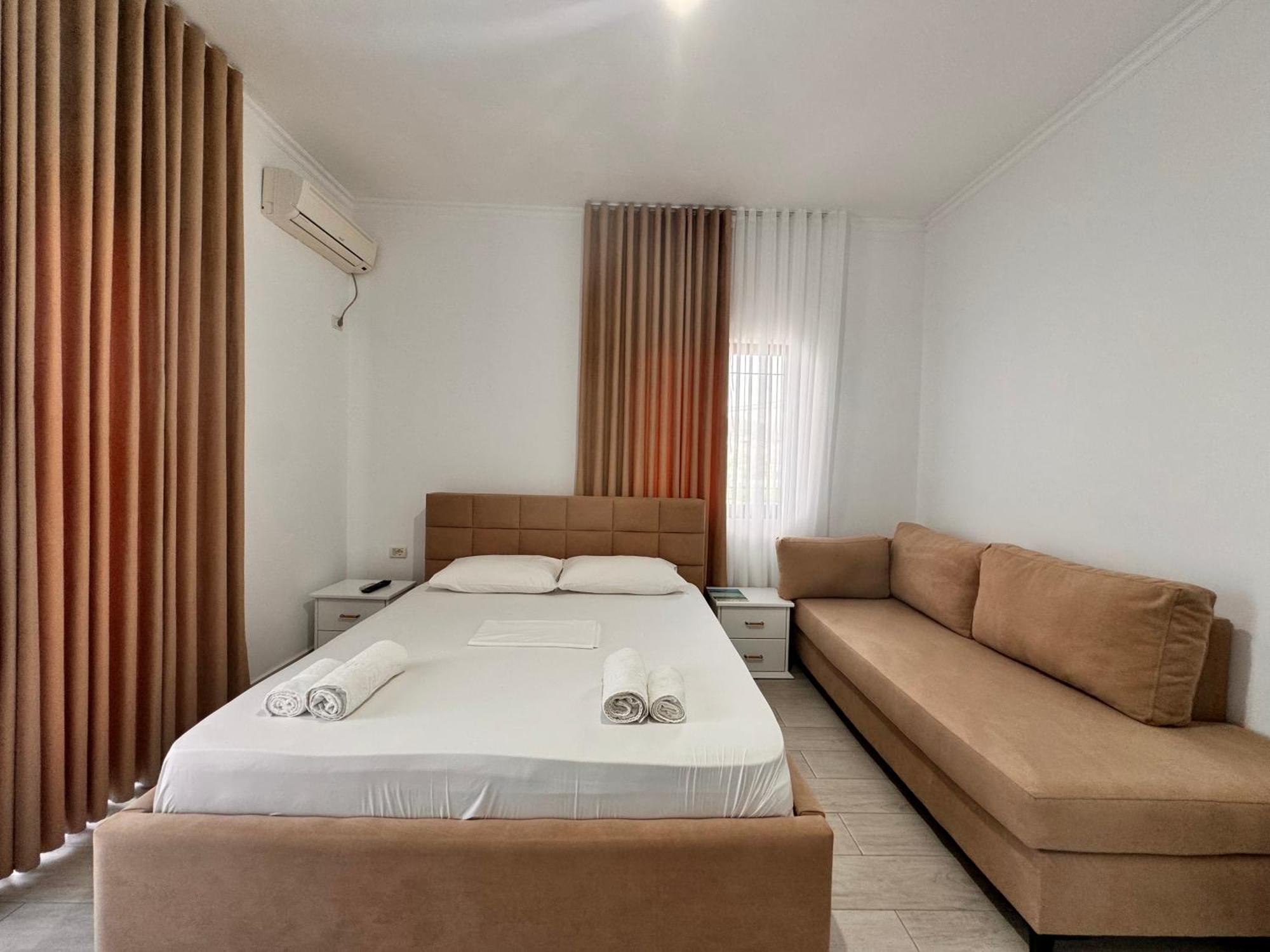 Dine Apartment Ksamil