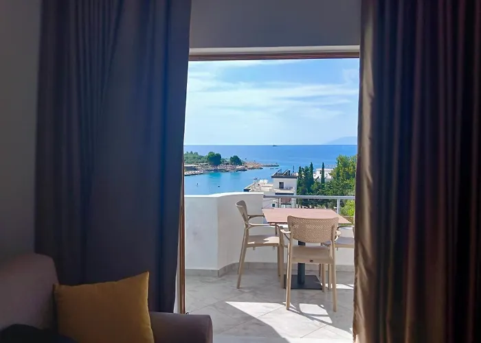 Dine Apartments