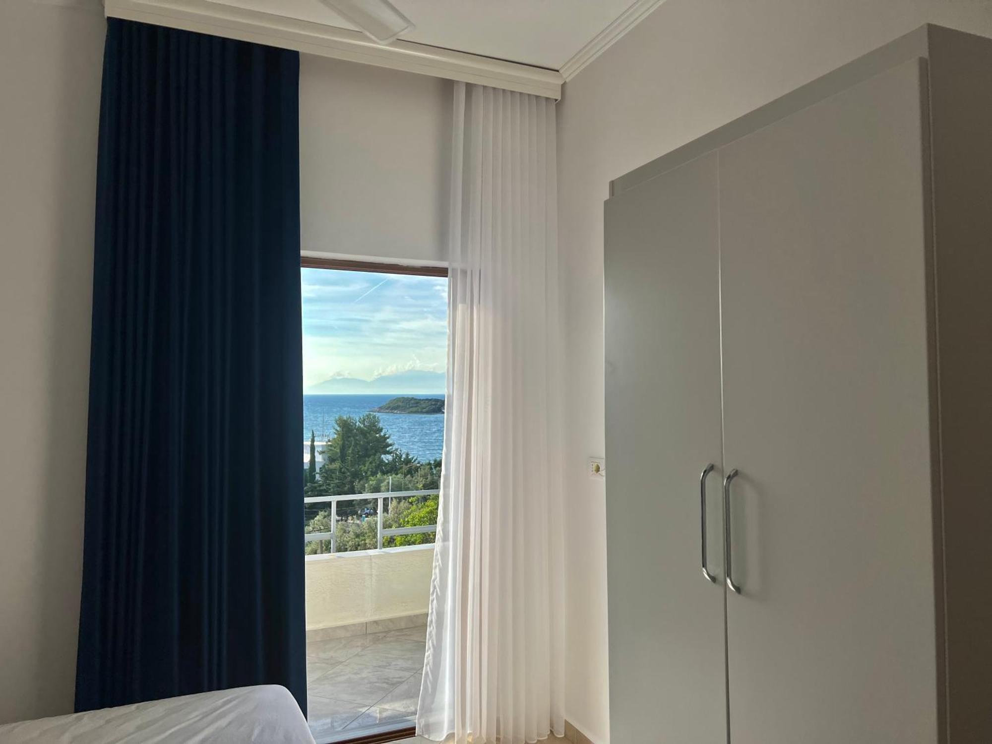 Dine Apartment *